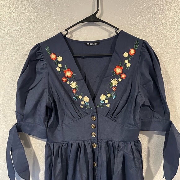 Shein navy embroidery design fall dress - Picture 4 of 6